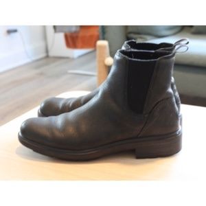 Ugg Harrison Chelsea boots